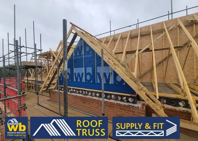 Wood roof truss structure