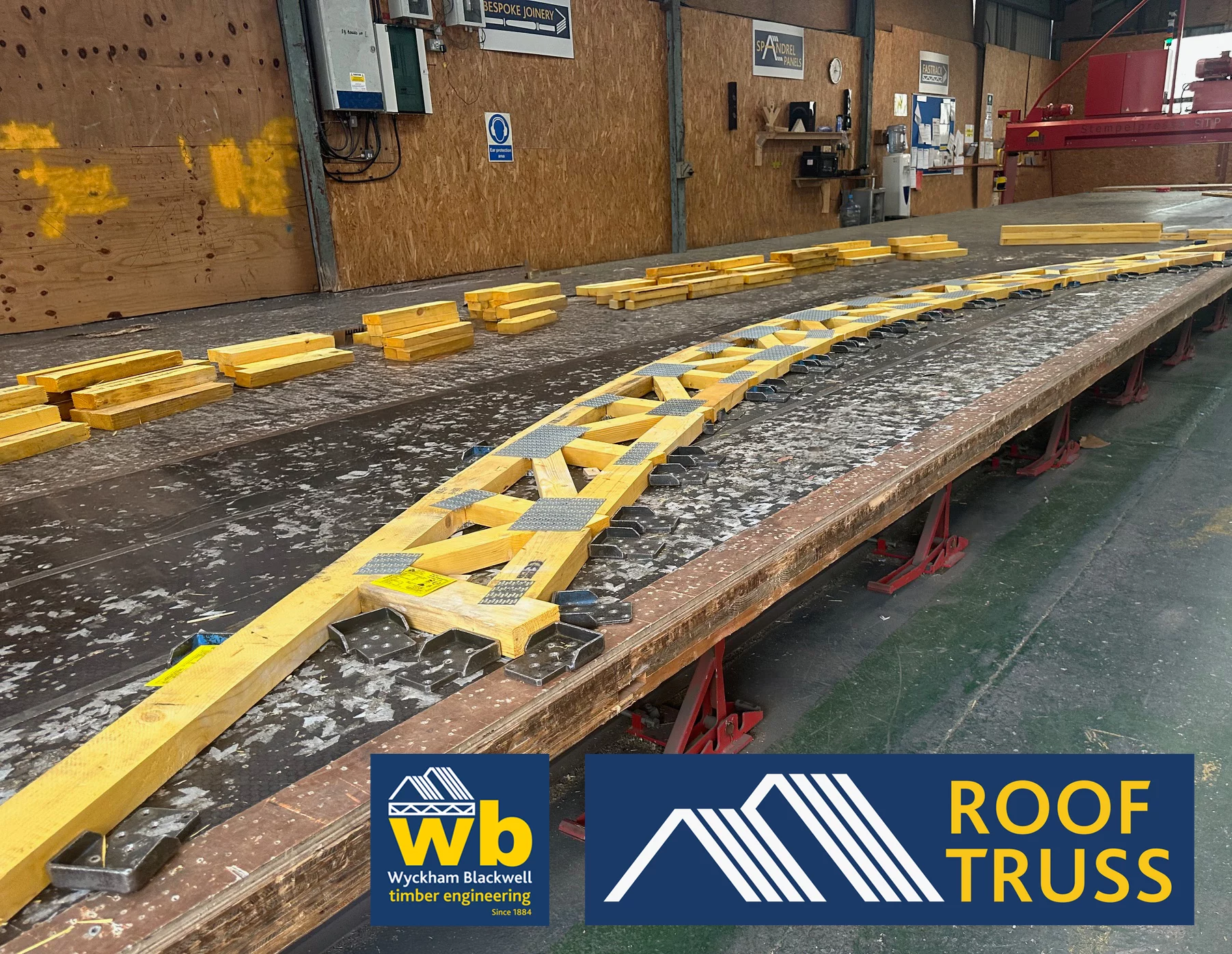Curved-Trusses-in-build